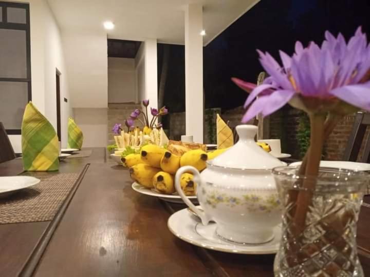 Golden Ray Villa Anuradhapura Exterior foto